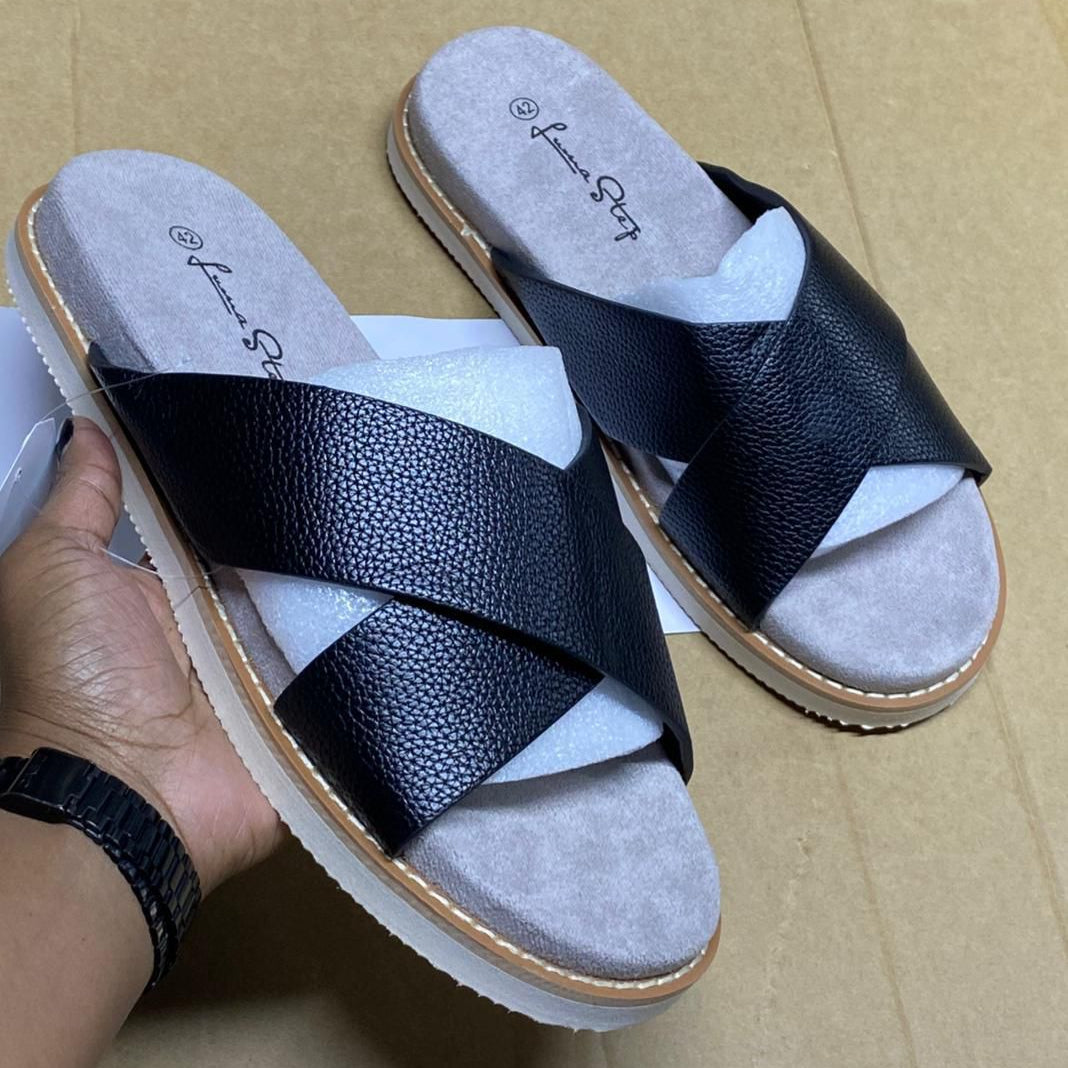 Normal fitting Rubber Sole Men's Sandals Size 40 - 45 Black